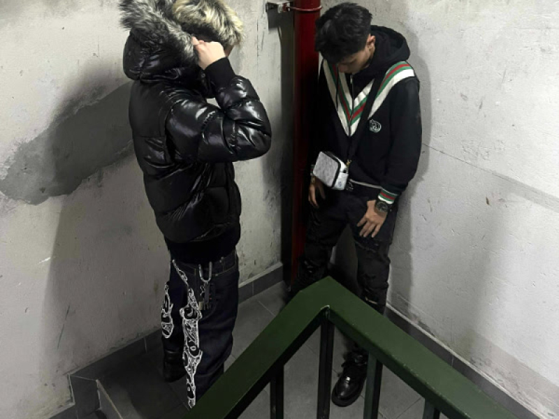 ROLE, MODEL (Single)