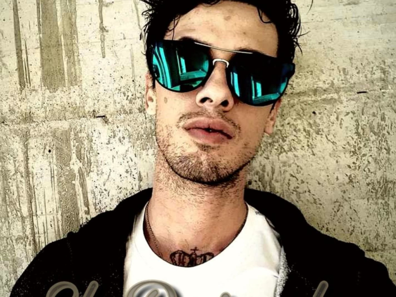 Me Tienes Loco (Single)