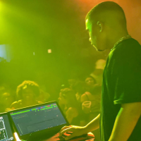 DESCE XRQUINHA REBOLANDO NO PENTÃO (Single)