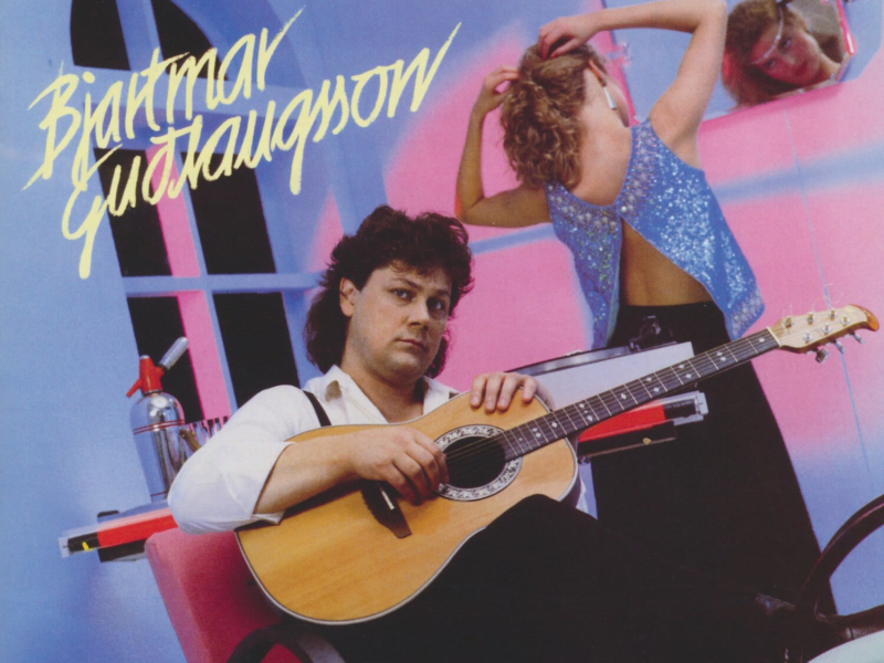 Í fylgd með fullorðnum