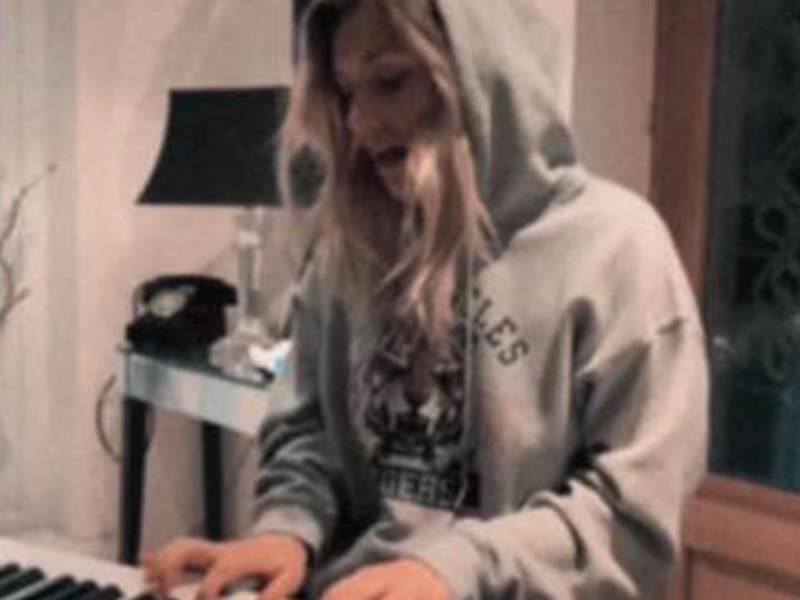 REACT (Acoustic) (Single)