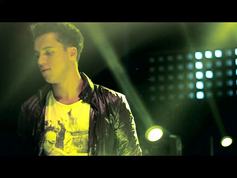 Moving On! (MV) (Single)