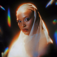 MÓMA (Remix) (Single)