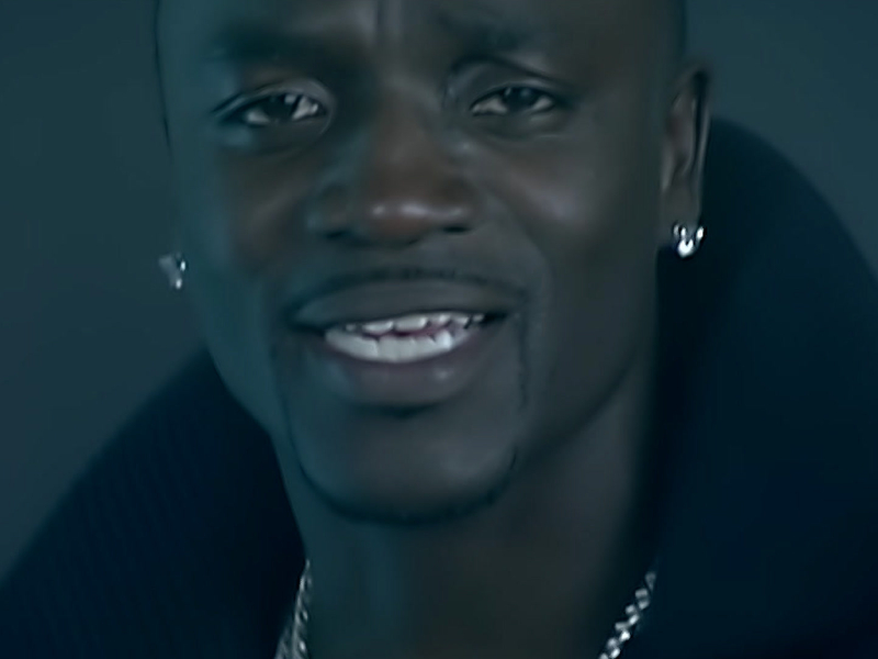 Smack That (MV) (Single)