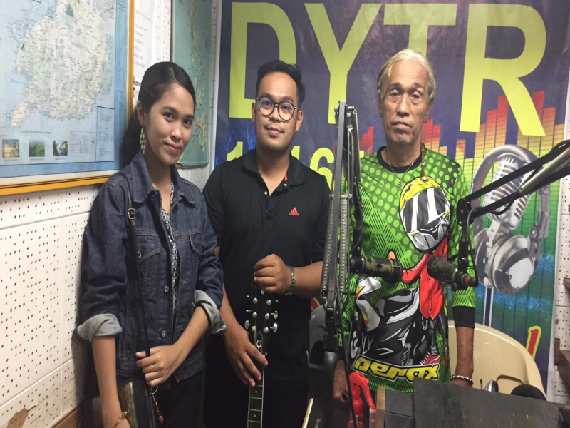 Somewhere Over The Rainbow (Single)