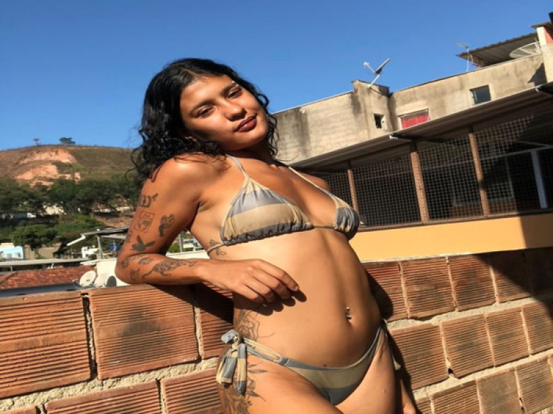 MTG - ELA METE UMA DE ORGULHOSADINHA (Single)