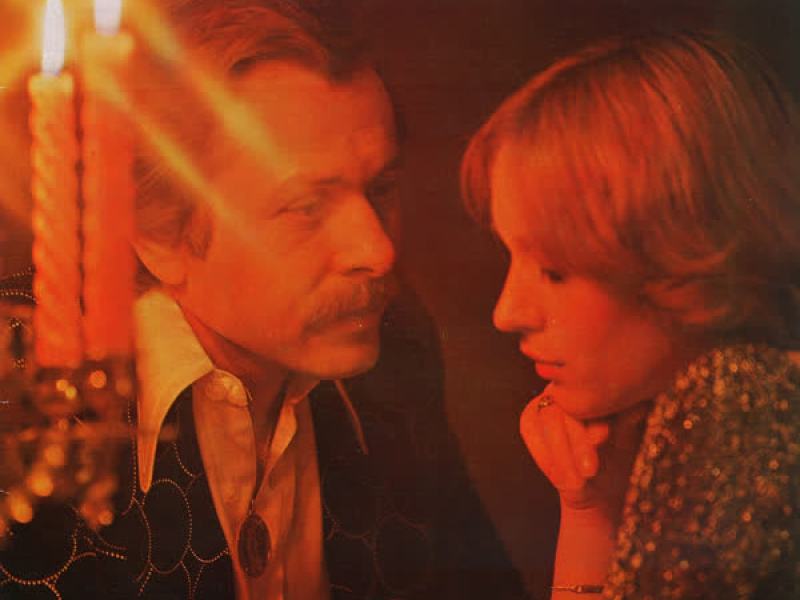 Noćas Si Lijepa, Ljubavi