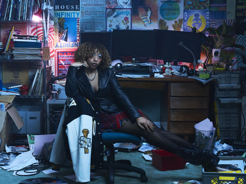 Crowded Roomz (Single)