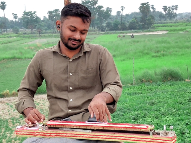 Dekh kar mere khilta husna sabab (Single)