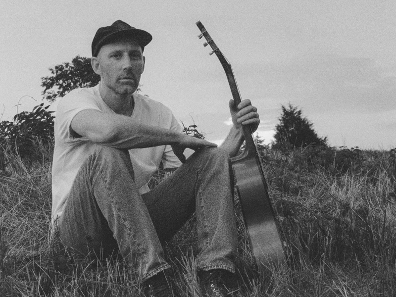 Can't Look Back (Acoustic) (Single)