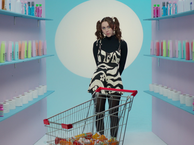 Numb Little Bug (MV) (Single)