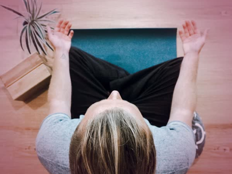 White Noise Underwater Sound for Mindfulness Meditation and Deep Relaxation (Single)