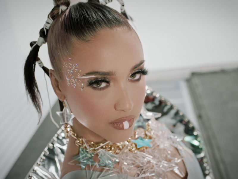 Hey Siri (MV) (Single)