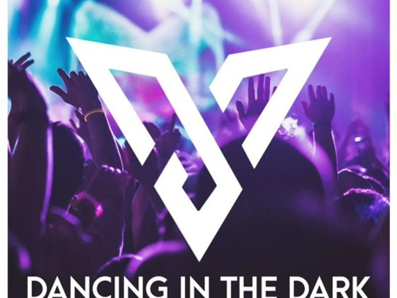 Dancing in the Dark (Single)