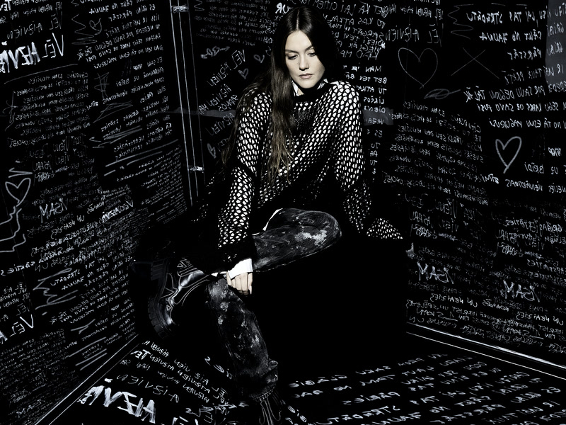 Vēl aizvien man sapņos (Single)