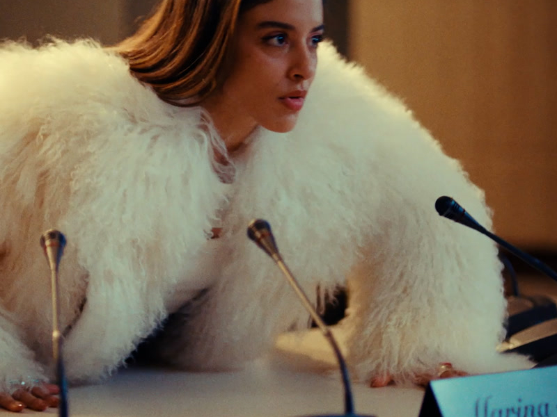 EPANO STO TRAPEZI (Single)