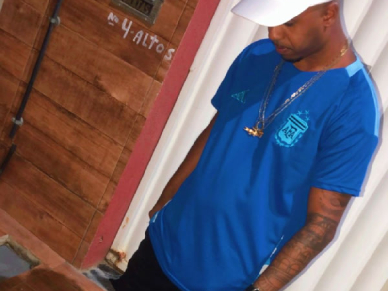 Ela transa de noite (Single)