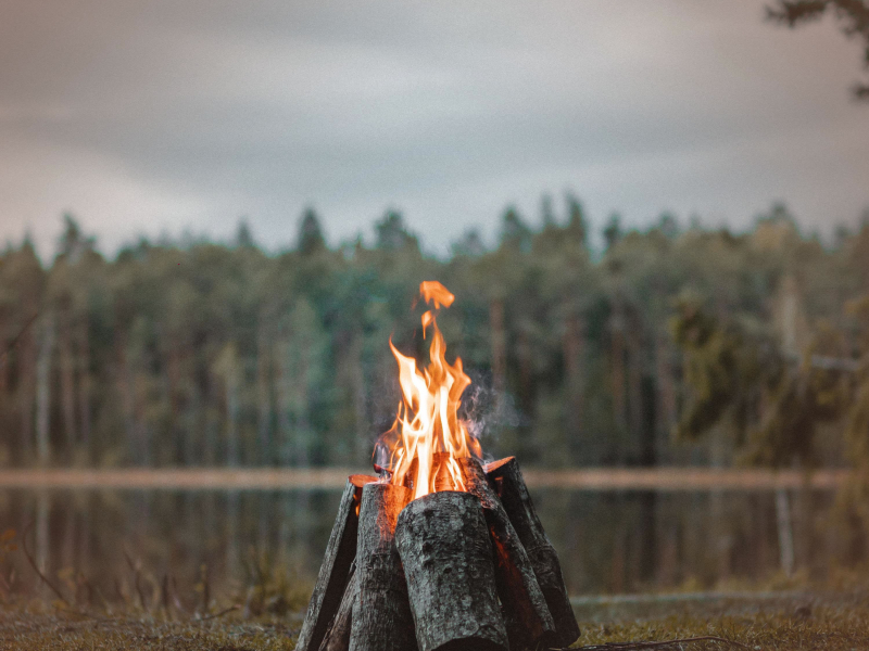 Peaceful Campfire Sounds with Crackling Fire for Relaxation and Sleep (Single)