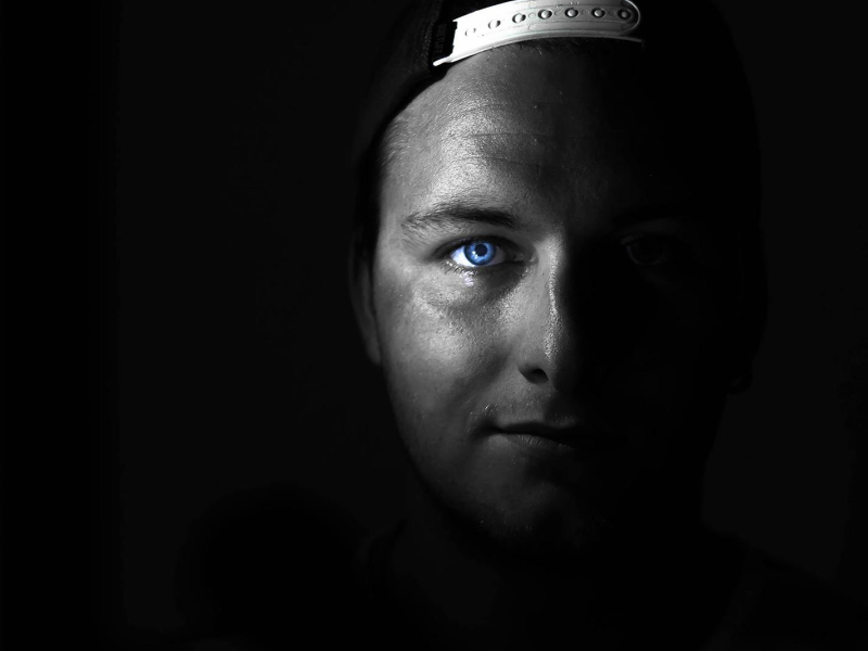 Never let you go (feat. Alexx) (Original) (Single)