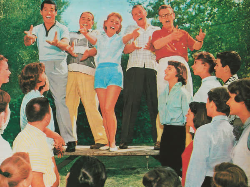 Here Come The Modernaires