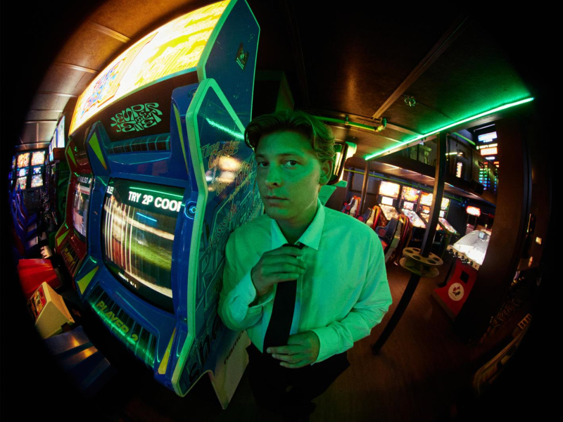 Ung, dum og lovende (Single)