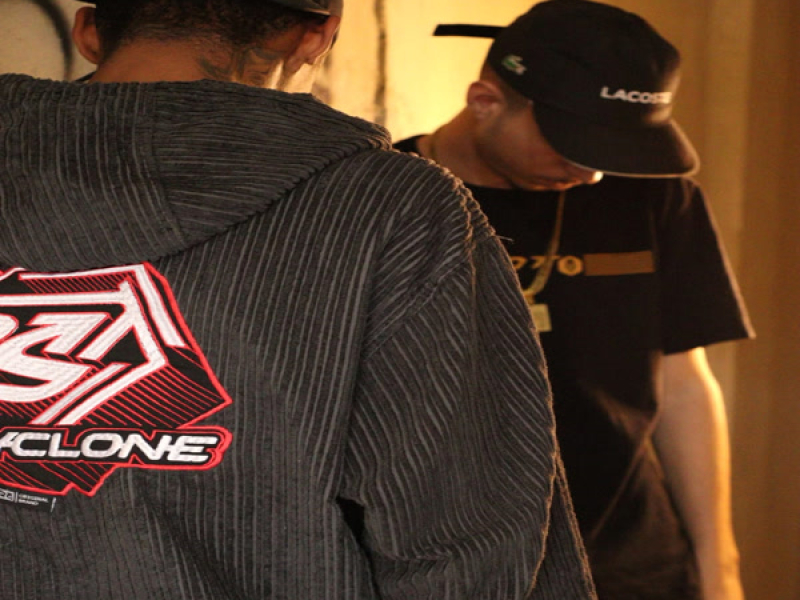 DENTRO DO CARRO (Single)