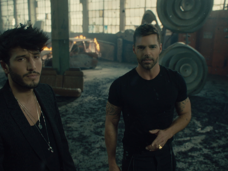 Falta Amor (MV) (Single)