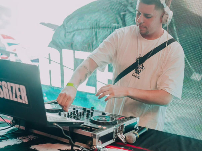 VOCÊ É AMANTE E NÃO FIEL (Single)