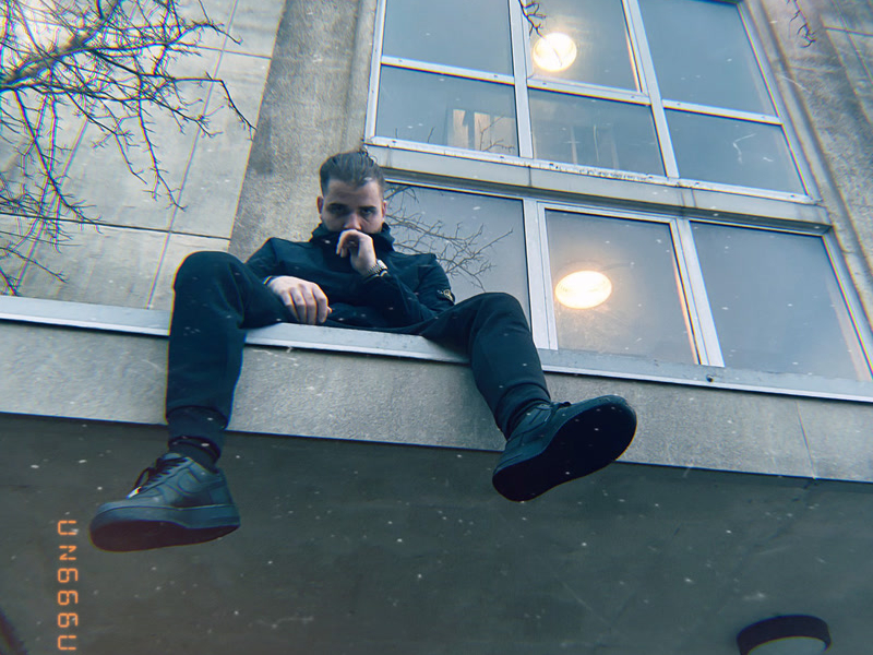 Hevvi i spillet (Single)