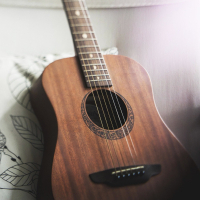 Broken Guitar (Single)