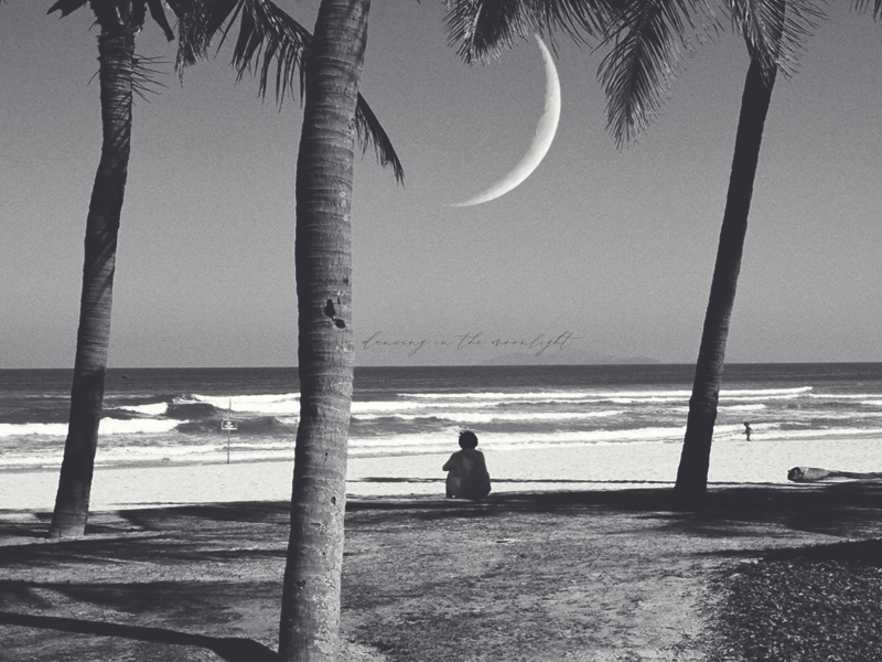 Dancing in the moonlight (Single)