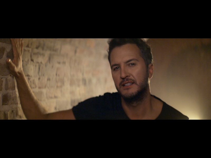 What She Wants Tonight (MV) (Single)