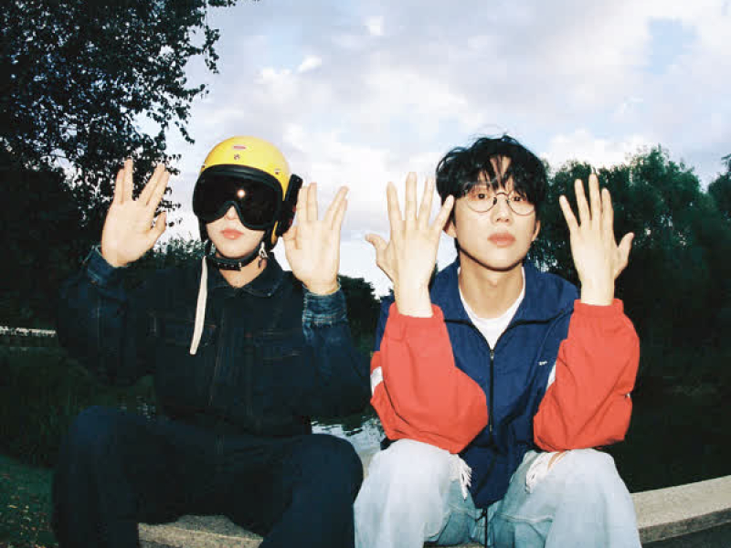 Just 10 centimeters (Single)