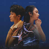 She Never Cries (Single)