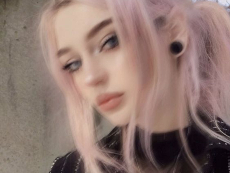 only love can hurt like this (slowed + reverb) (Single)