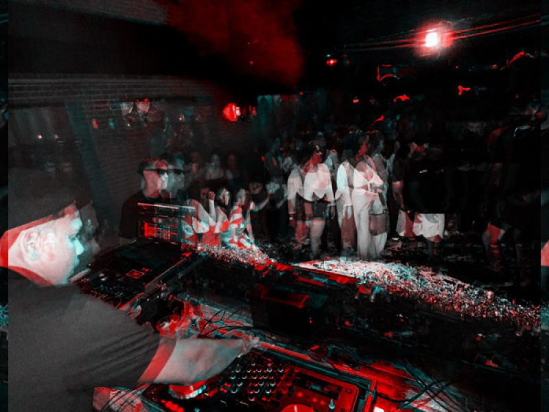 OS AMIGO NA PISTA DE GLOCK (Single)