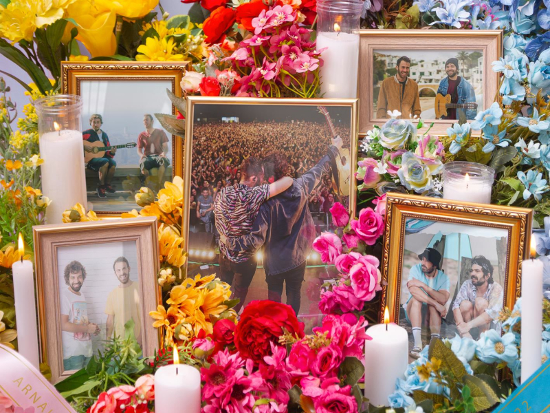 Es Gratis (Directo) (Single)