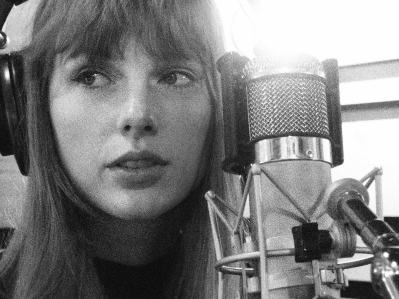 All Too Well (Sad Girl Autumn Version) - Recorded at Long Pond Studios (MV) (Single)