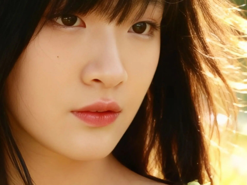 Khi Chiếc Lá Được Ôm (Single)