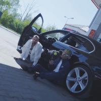 Sniffing Gas (Single)