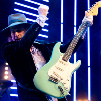 King Strong (Single)