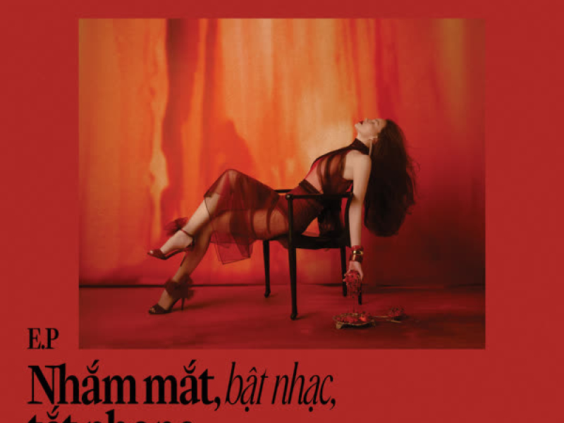 Nhắm mắt, bật nhạc, tắt phone (EP)