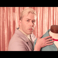 Middle Of A Heartbreak (MV) (Single)