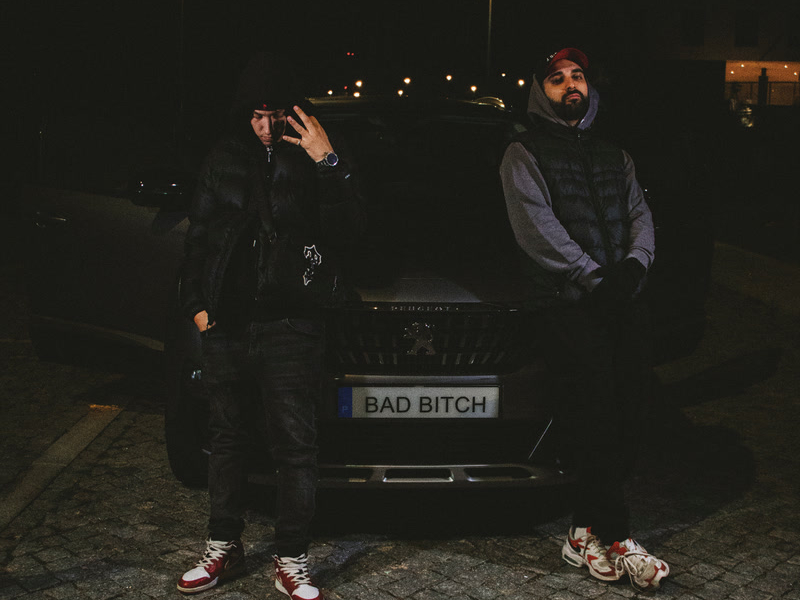 BAD BITCH (Single)