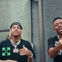 Off White (MV) (Single)