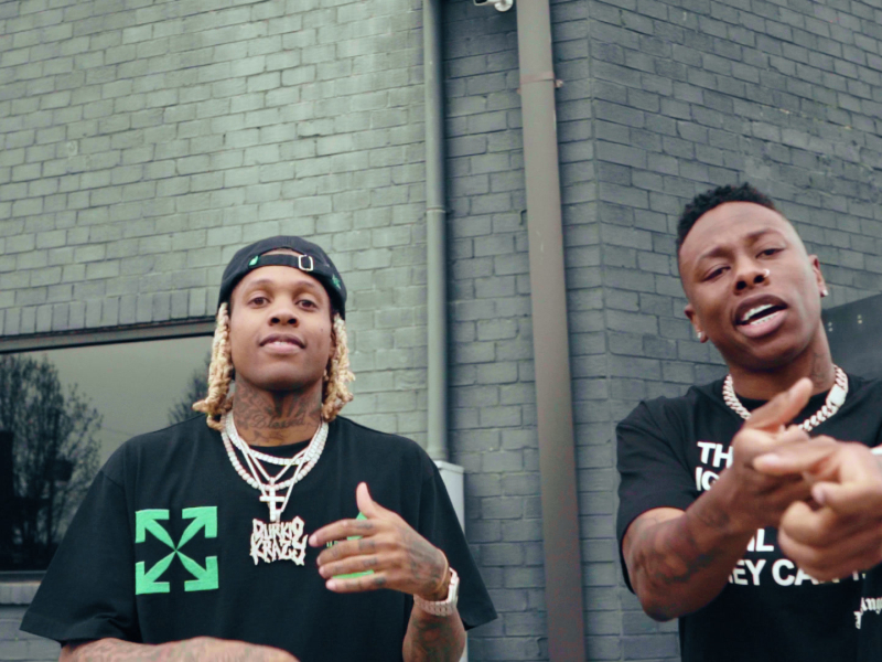 Off White (MV) (Single)