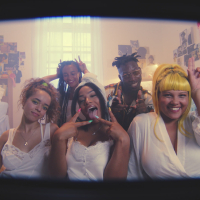 Pretty Girl (MV) (Single)