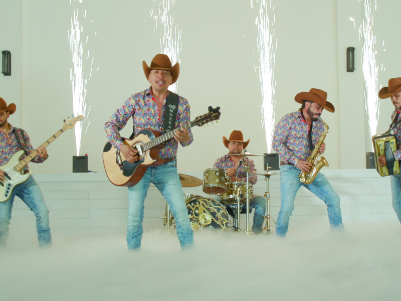 50 Y Cincuenta (MV) (Single)