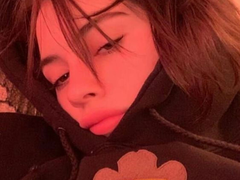 stuck in the middle (Single)