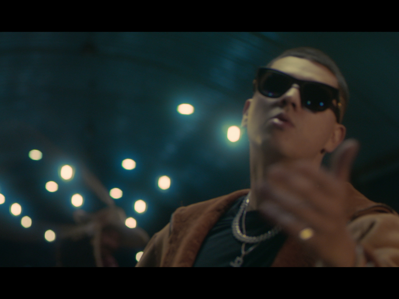 Aquí Seguimos (MV) (Single)